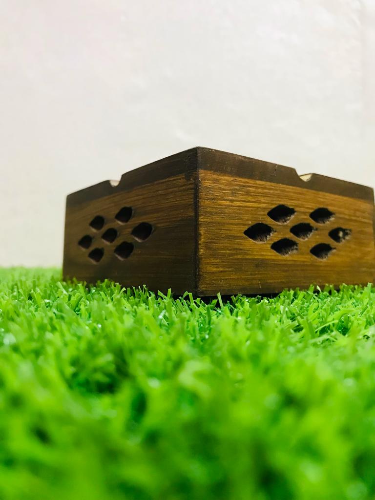 Beautiful Wooden Smooking ASH Tray By (Laly.pk).