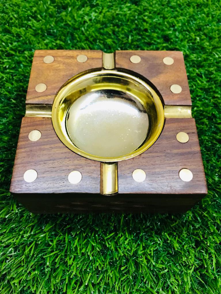 Beautiful Wooden Smooking ASH Tray By (Laly.pk).